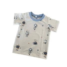 T-shirt robot