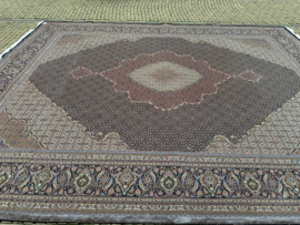 Tabriz mahi 308 x 398 cm uit Iran met zijde