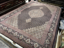 Tabriz mahie met zijde 173x247 cm