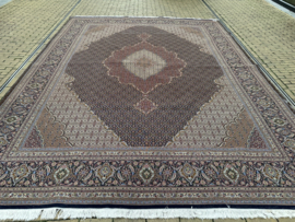 Tabriz mahi 308 x 398 cm uit Iran met zijde