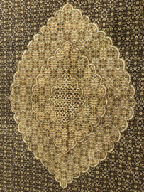 Tabriz mahi met zijde 250x335 cm