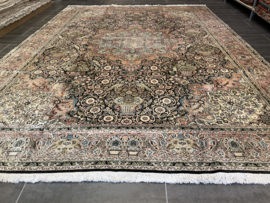 Ghom zijde vintage 277x367 cm