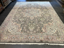 Ghom zijde vintage 277x367 cm