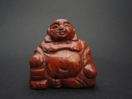 Edelsteen Boeddha in de edelsteen jaspis brecci deze heeft een marmerachtig roodbruin patroon