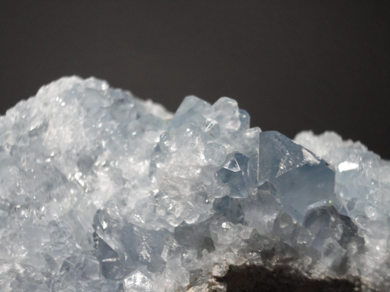Celestien geode prachtige lichtblauwe steen circa 3 kg. ook wel Engelensteen genoemd