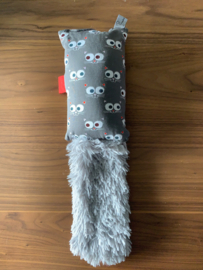 Grote catnip kicker met pluchen staart