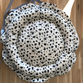 Mandje en/of kussen bont dierenprint doorsnede 45/70 cm