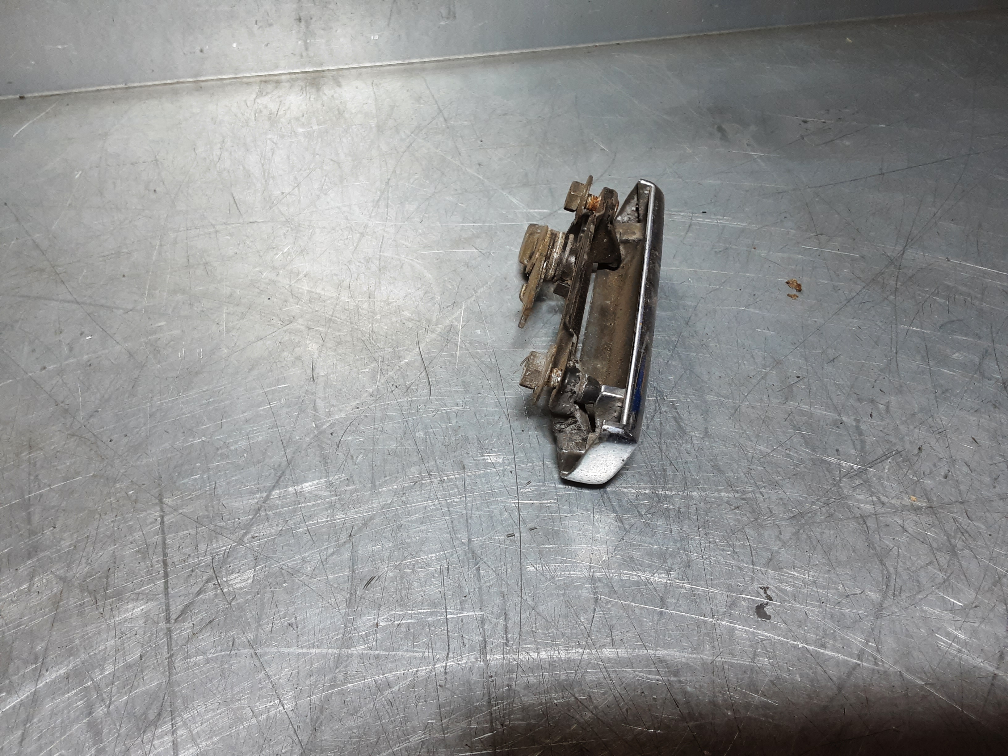 Deurklink, deurgreep links Opel Ascona B, Manta B, chroom.