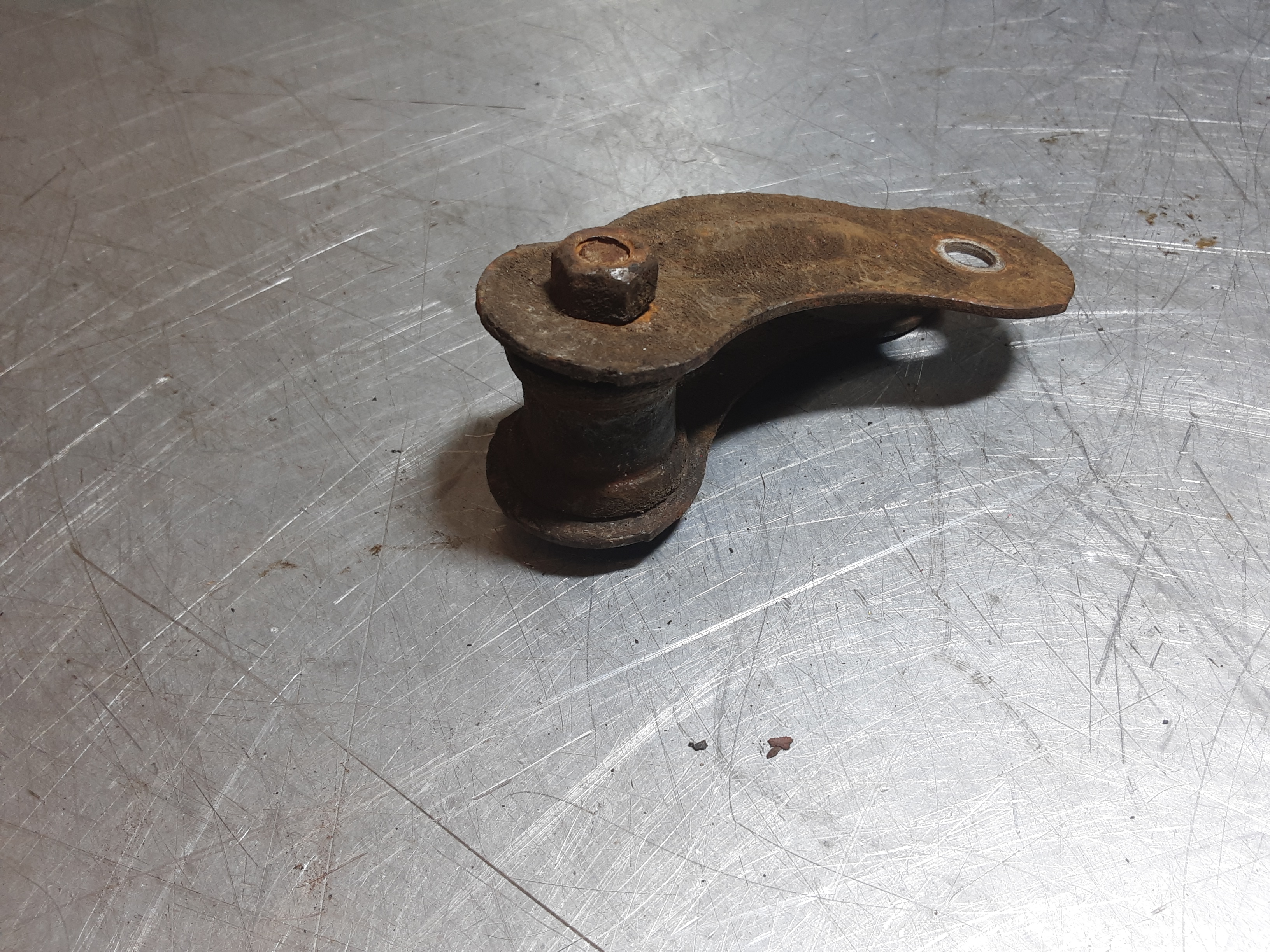 Beugel stabilisatorstang achteras Opel Ascona A, Manta A, Manta B1.