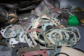 A whole batch of gaskets, Citroen/Peugeot and others