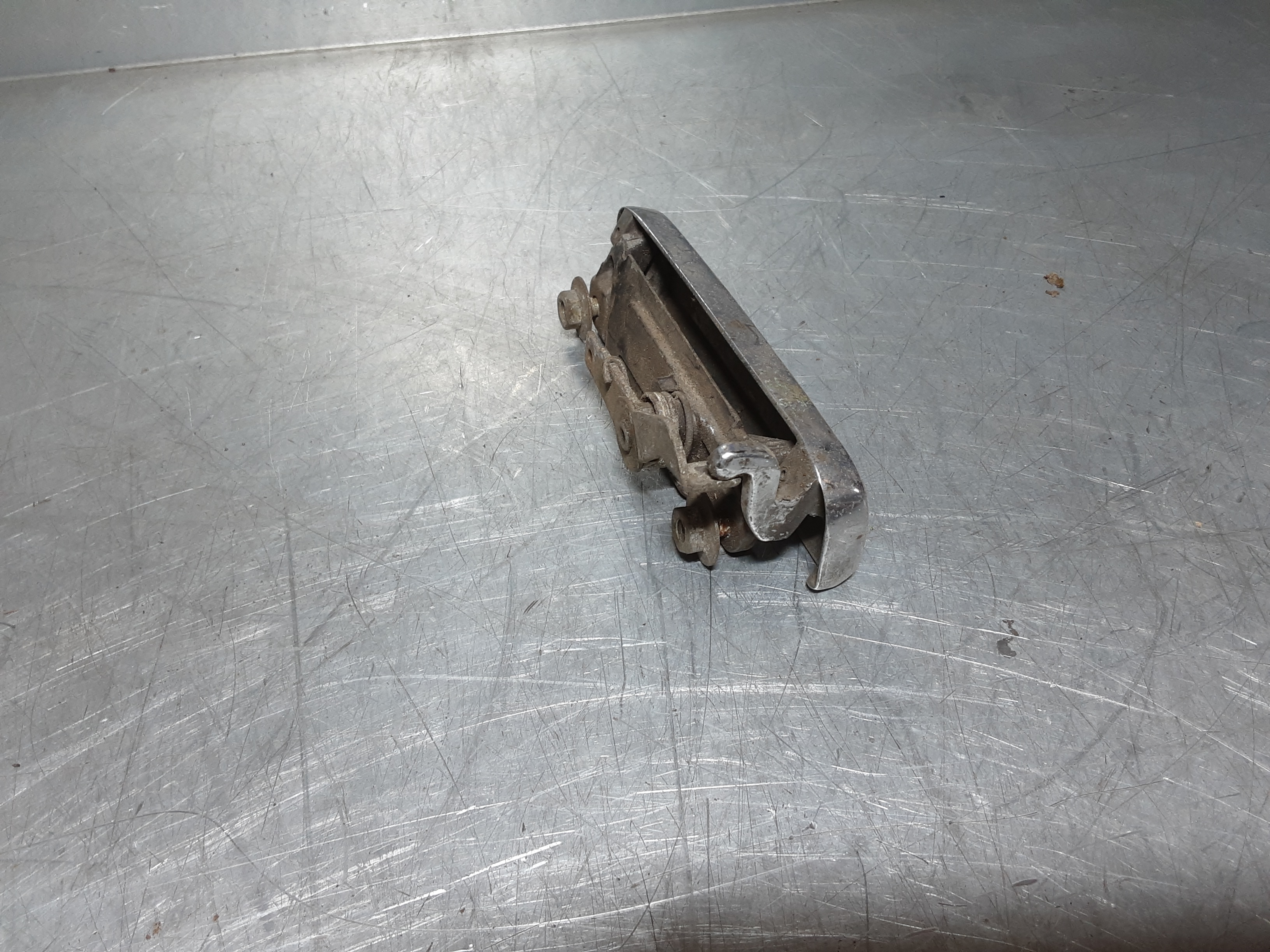 Deurklink, deurgreep links Opel Ascona B, Manta B, chroom.