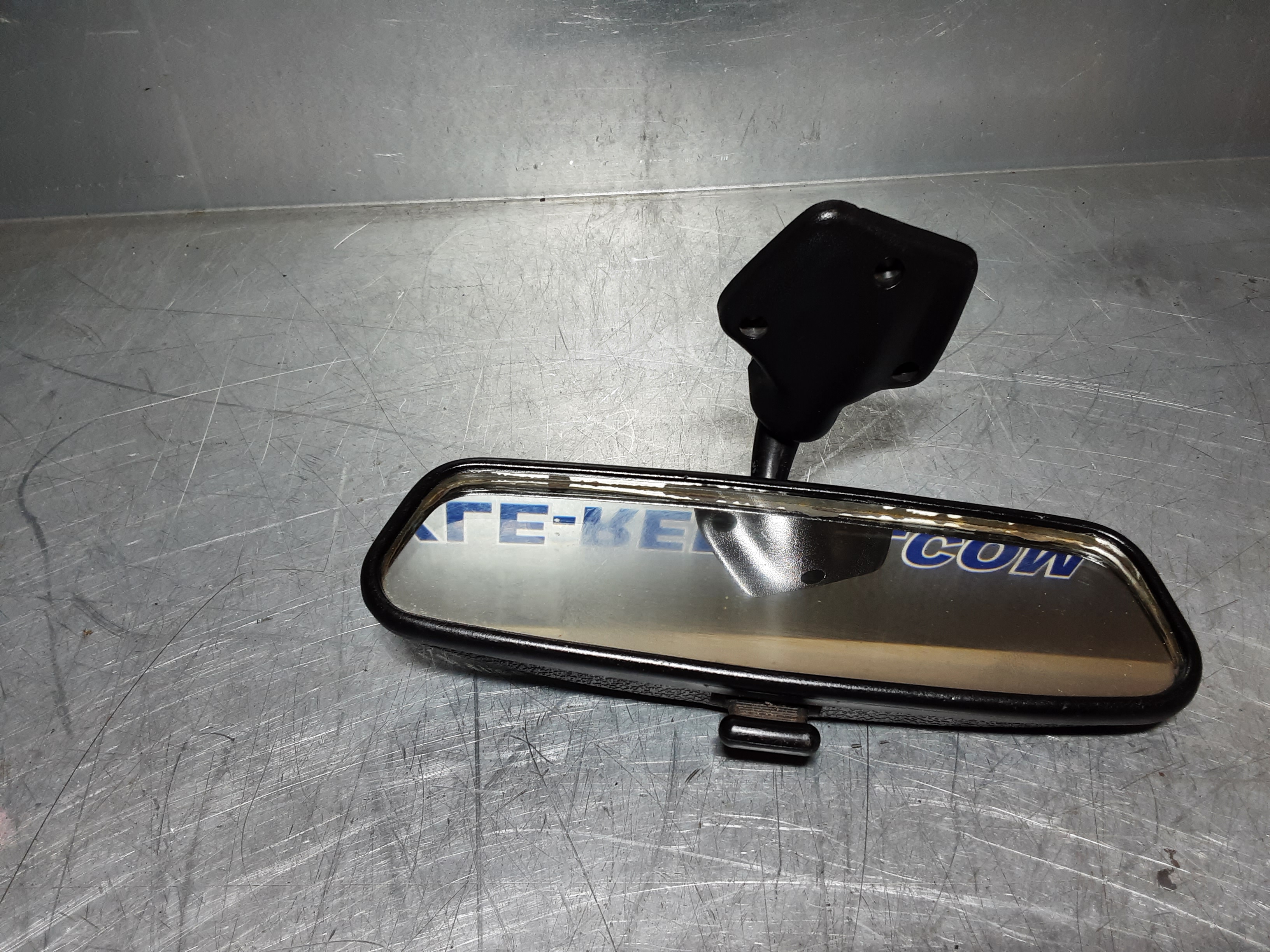 Binnenspiegel van een Opel Ascona A of Opel Manta A.