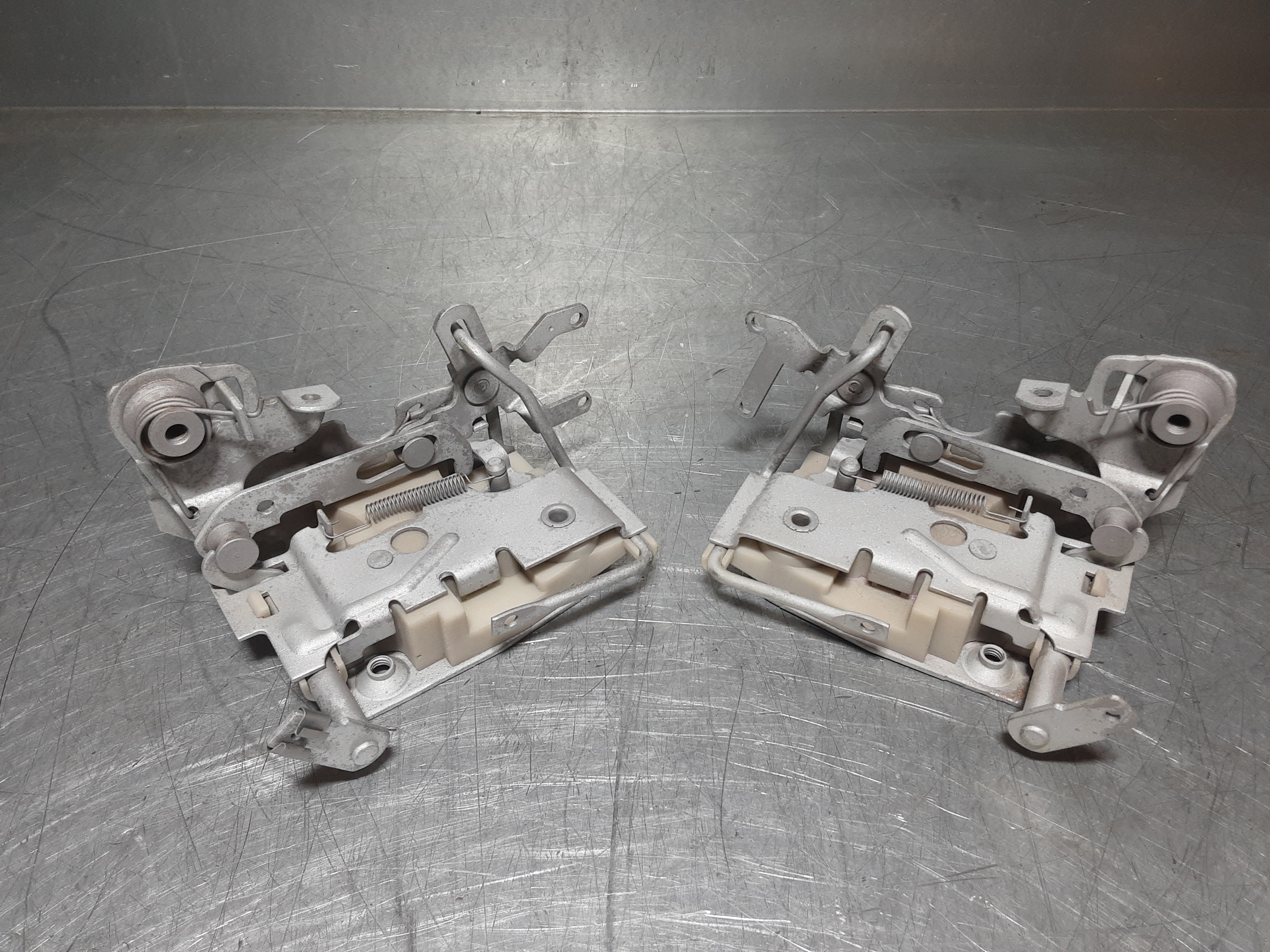 Deurslot Opel Ascona B, Opel Manta B, links en rechts.