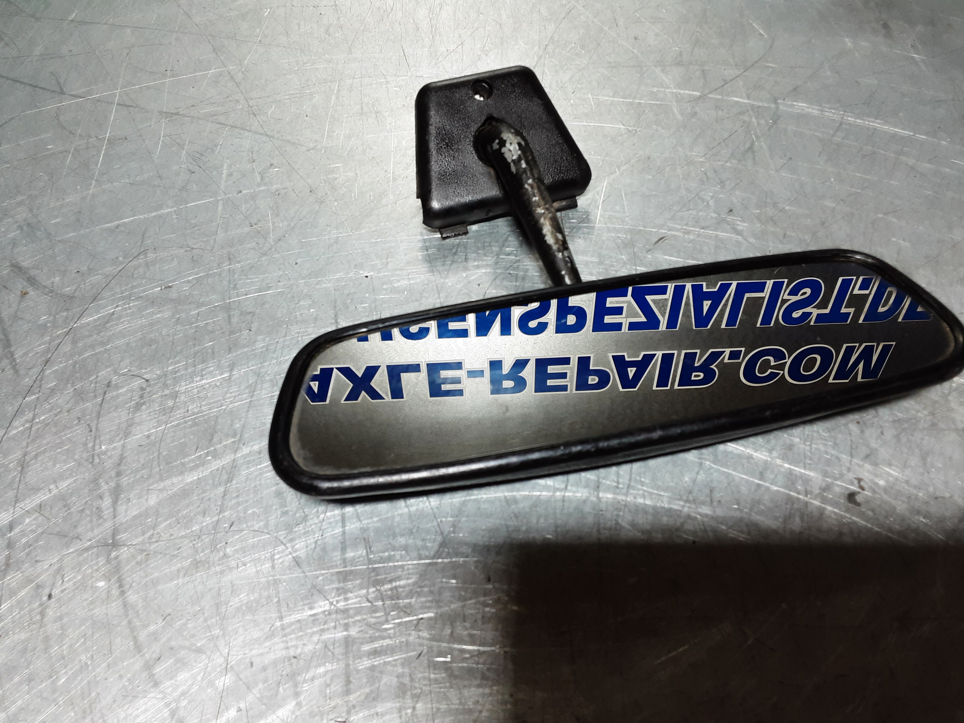 Binnenspiegel van een Opel Ascona B of Opel Manta B.