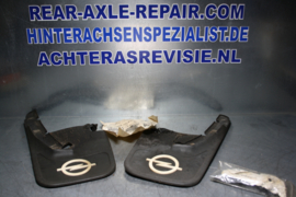 Schmutzfänger Opel Kadett E Schrägheck, gebraucht.