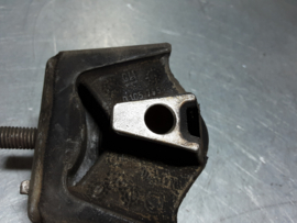 Motorrubber Opel Kadett D 12S OHC en 13 voorzijde links.