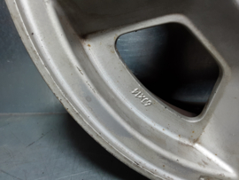Opel 5-Loch-Felge (Lochkreis 5 x 120) 6Jx14 AGV (Typ Ronal), Einpresstiefe 49, von GM.