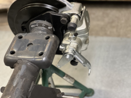 Iveco twin wheel rear axle, handbrakes on caliper