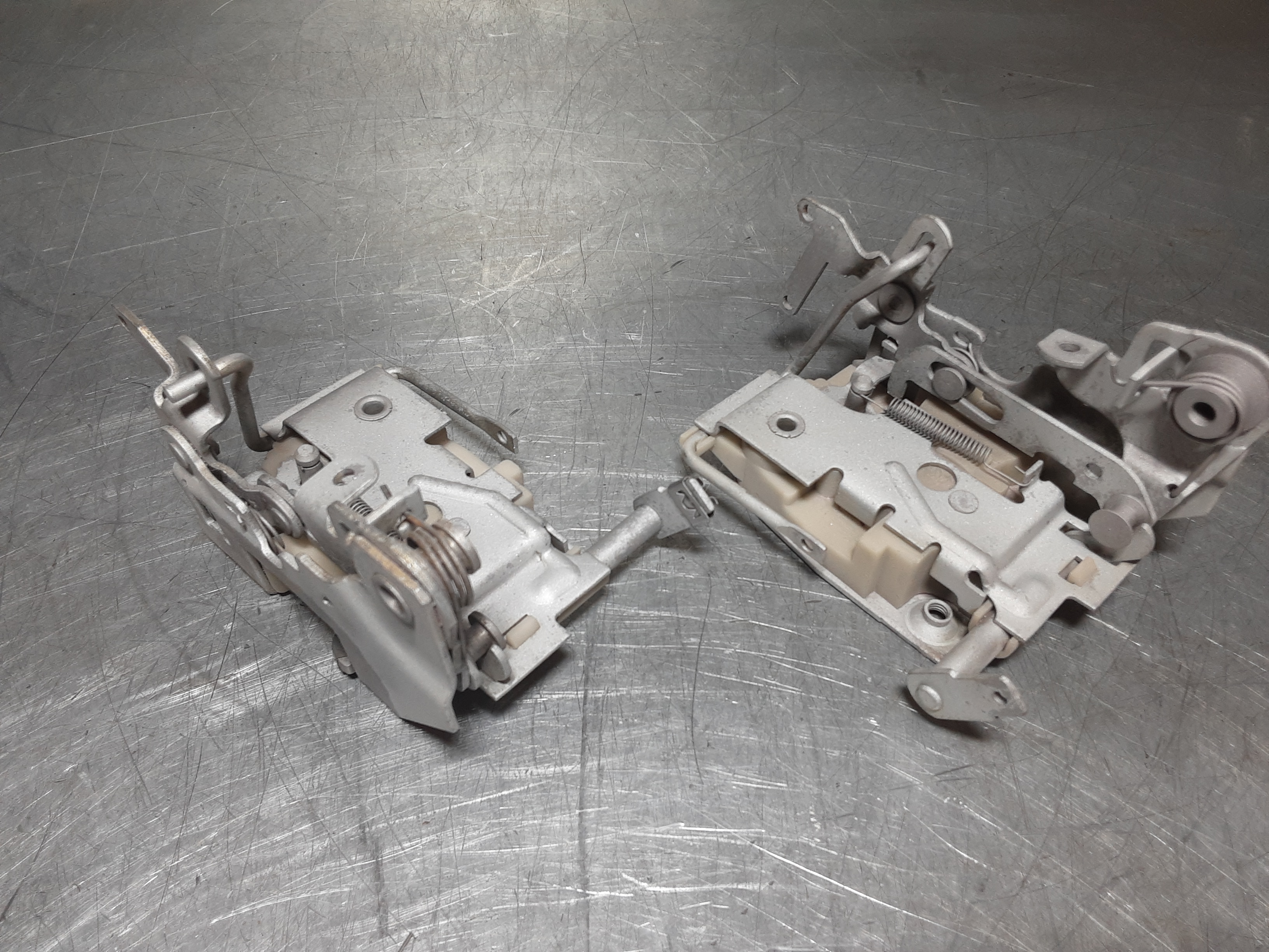 Deurslot Opel Ascona B, Opel Manta B, links en rechts.