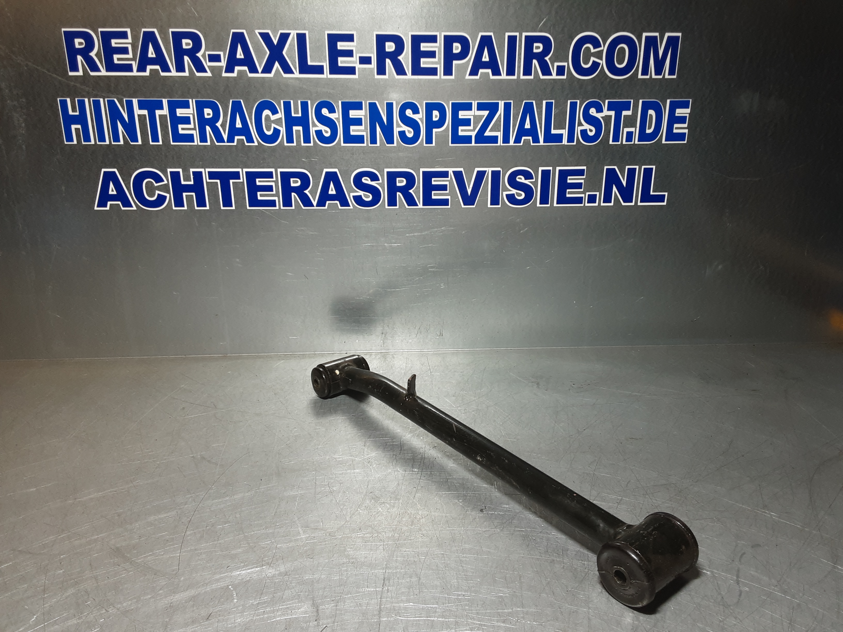 Reactiearm, reactiestang achteras Opel Ascona B, Manta B. Links.