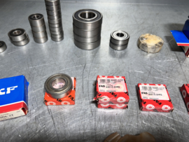 Batch of bearings, different kinds, 102 pieces