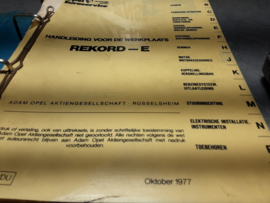 Service manual Opel Rekord E, Commodore C. Nederlandstalig.