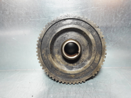 Krukas poelie van een Opel C2.4NE motor.