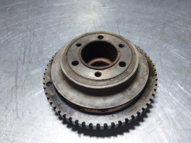 Krukas poelie van een Opel C2.4NE motor.