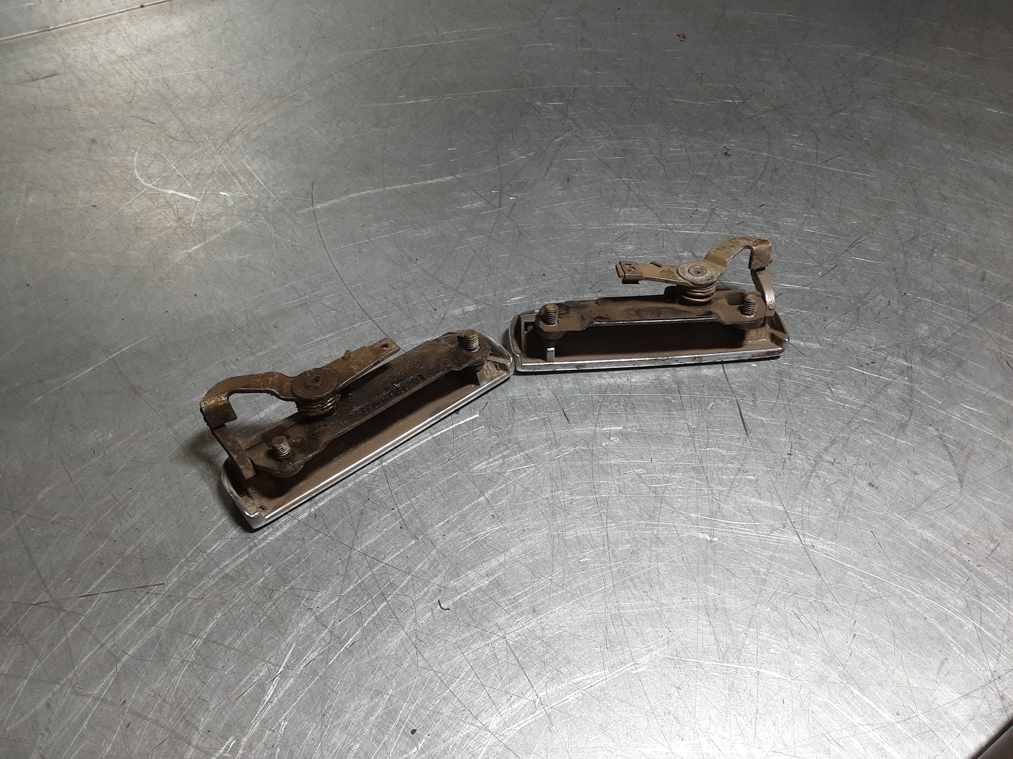 Deurklink, deurgreep links en rechts Opel Ascona B, Manta B, chroom.