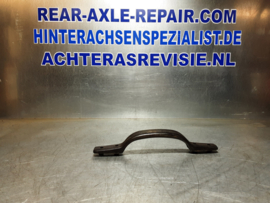 Zwarte handgreep Opel Manta A, zit in interieur.