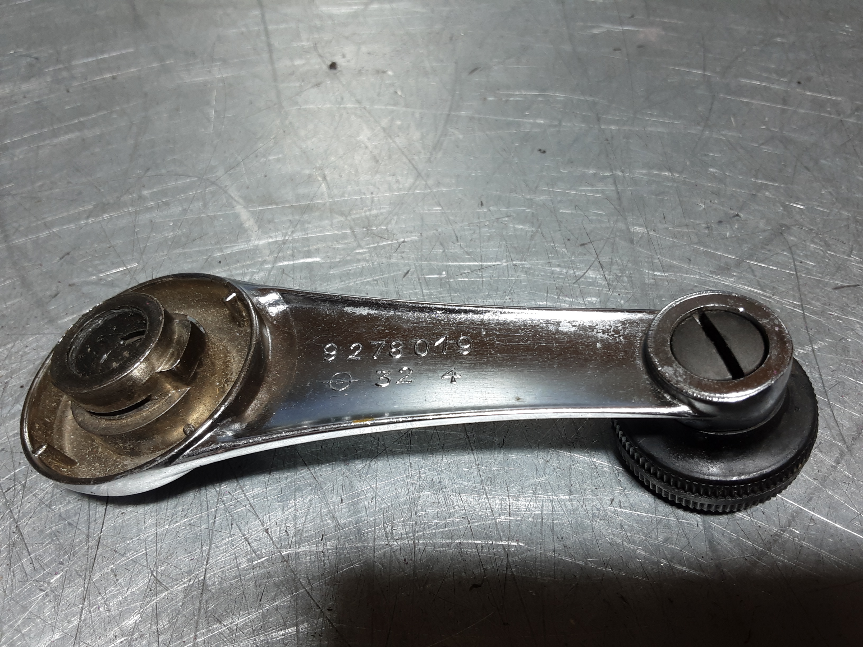Raamslinger Opel Kadett C, past ook op GT, Manta A, Ascona A, Rekord C, Commodore A.
