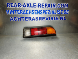 Achterlicht rechts Opel Manta B met zwarte rand, merk Hella.
