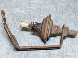 Vacuumpomp van de carburateur Opel CIH 4 cilinder motor.