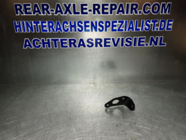 Beugel startmotor Opel CIH, gestraald en gespoten.