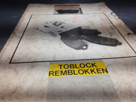 Boek met gegevens over remmen van auto's uit de jaren 60 en 70.