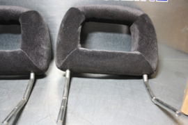 Set of 2 head rests for an Opel, type unknown, number 90454778