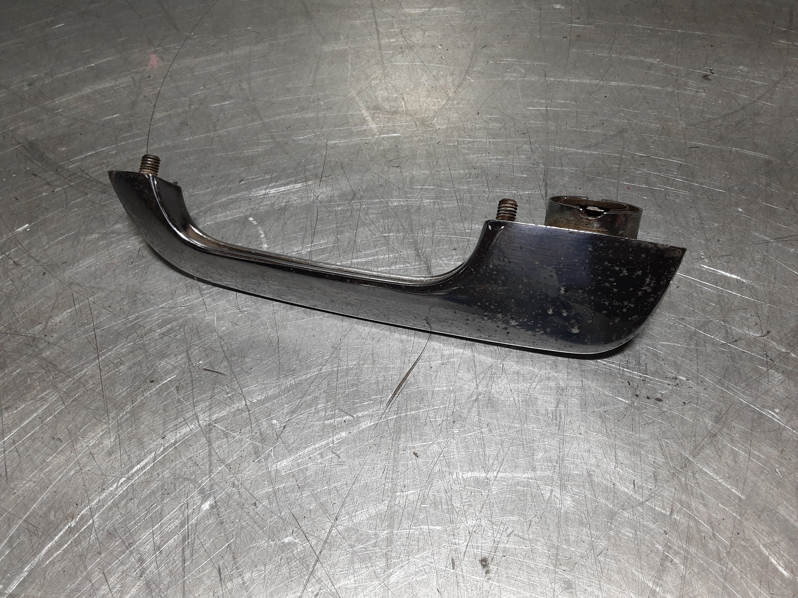 Van de linkerportier de deurklink van een Opel Ascona A, Opel Manta A.