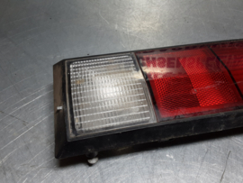 Achterlicht rechts Opel Manta B met zwarte rand, merk Hella.