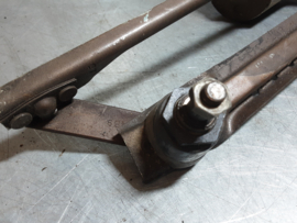 Ruitenwissermotor met stangen Opel Ascona B, Manta B.