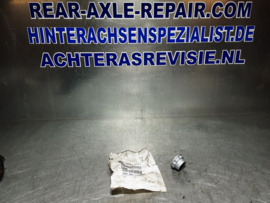 Rondselmoer Mopar, differentieel aandrijftandwielmoer (6507901AA).