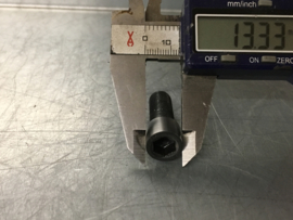 Bout M10x1 Opel 400 lagerkap