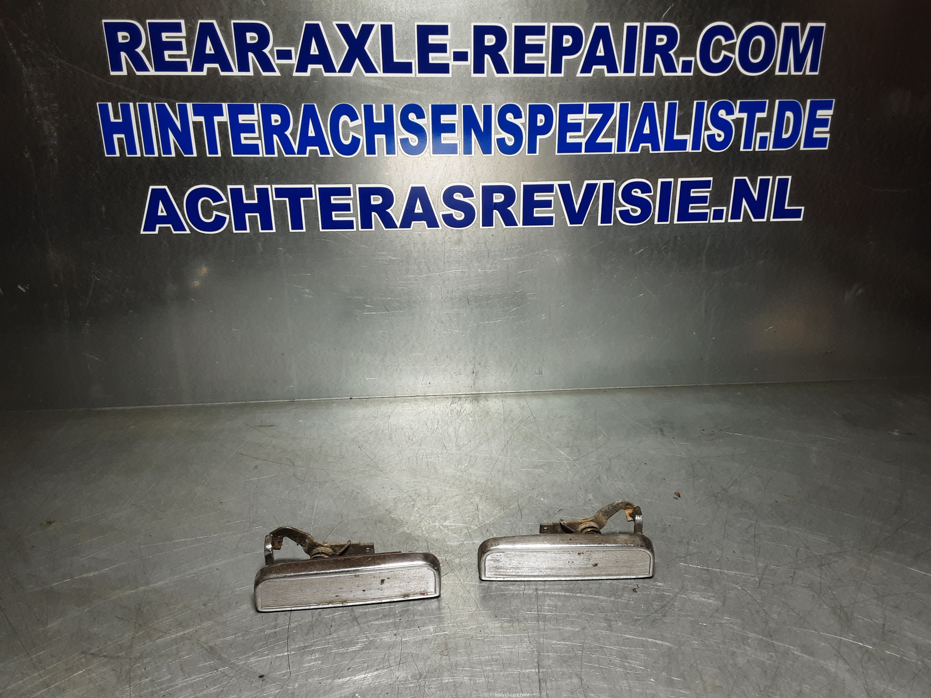 Deurklink, deurgreep rechts en links Opel Ascona B, Manta B, chroom.