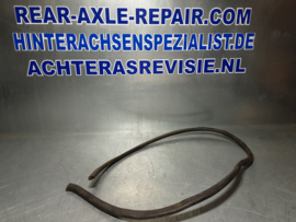 Beschermlijst, raamrubber, afdichtrubber zijraam achter Opel Manta A.