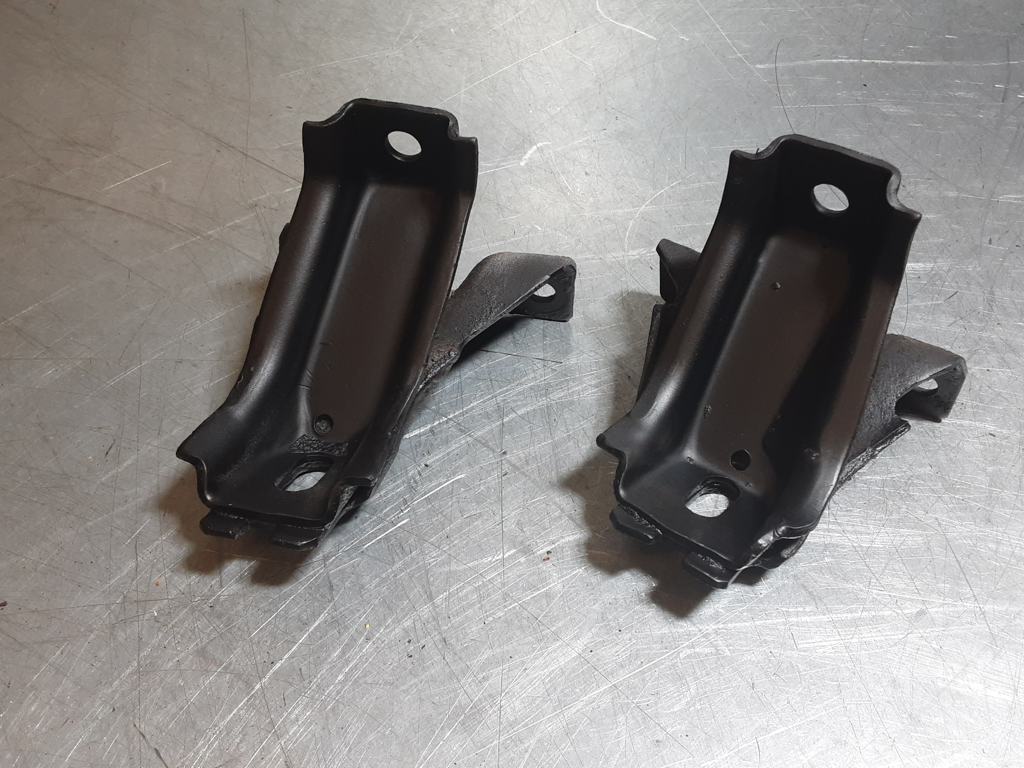 Motorsteun links en rechts Opel Kadett C (1.2 motor).