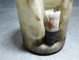 Ruitensproeiertank met motor Opel Commodore C, gebruikt.