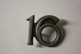Opel Ascona A embleem "16", gebruikt.