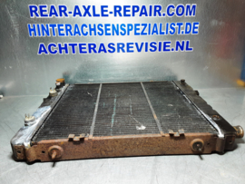 Radiator van een Opel Commodore C 2.5E Station automaat en airco.