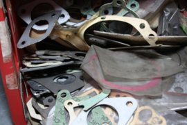 A whole batch of gaskets, Citroen/Peugeot and others