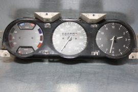 Kilometerzähler von 1970 Opel Ascona A, Manta A mit Uhr, gebraucht.