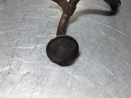 Aanzuigbuis welke in het carter zit van een Opel CIH motor.